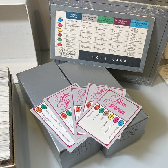 TRIVIAL PURSUIT: Board Silver Screen Edition Cards - Picture 5 of 7
